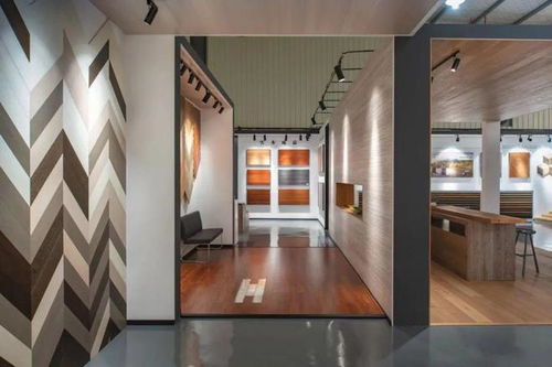 走進(jìn)超級工廠 張亞飛走進(jìn)光益地板總部 深入探索高端定制美學(xué)